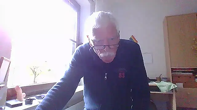 Snapshot of super-snoopy chatting on 10/05/25, 08:23 super-snoopy online show from 10/05/25, 08:23