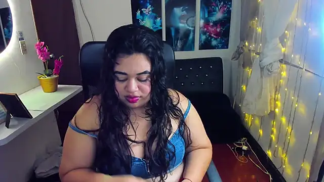 oliviia cute online show from 11/05/25, 04:34