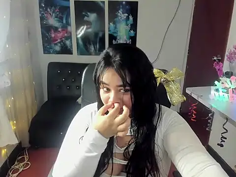 oliviia cute online show from 11/14/25, 05:50