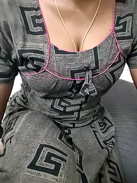 Tamilmallu-duskygirl03 online show from 11/21/25, 06:56