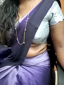 Snapshot of Tamilmallu-duskygirl03 chatting on 04/08/26, 05:18 Tamilmallu-duskygirl03 online show from 04/08/26, 05:18