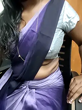 Snapshot of Tamilmallu-duskygirl03 chatting on 04/08/26, 05:24 Tamilmallu-duskygirl03 online show from 04/08/26, 05:24