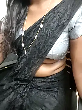 Snapshot of Tamilmallu-duskygirl03 chatting on 04/10/26, 05:01 Tamilmallu-duskygirl03 online show from 04/10/26, 05:01