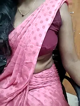 Snapshot of Tamilmallu-duskygirl03 chatting on 04/11/26, 04:50 Tamilmallu-duskygirl03 online show from 04/11/26, 04:50