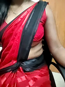 Snapshot of Tamilmallu-duskygirl03 chatting on 04/12/26, 05:01 Tamilmallu-duskygirl03 online show from 04/12/26, 05:01