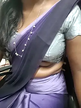 Snapshot of Tamilmallu-duskygirl03 chatting on 04/20/26, 04:48 Tamilmallu-duskygirl03 online show from 04/20/26, 04:48