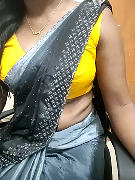 Snapshot of Tamilmallu-duskygirl03 chatting on 05/02/26, 05:01 Tamilmallu-duskygirl03 online show from 05/02/26, 05:01