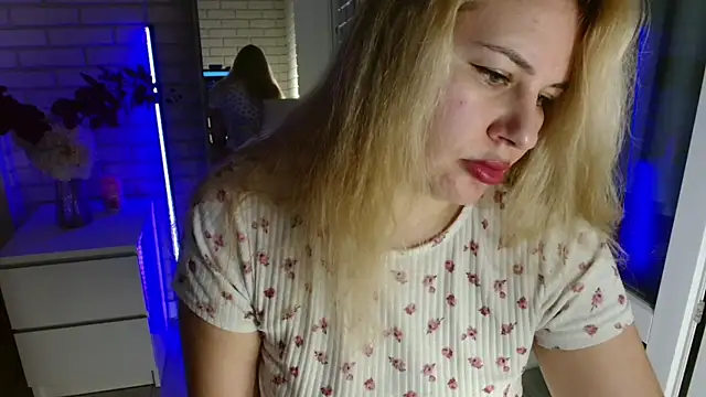 Passion-Blondy online show from 11/12/25, 10:41