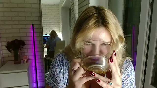 Passion-Blondy online show from 11/25/25, 05:46