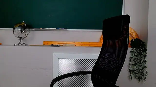 Snapshot of ClaireMathis chatting on 01/13/26, 02:55 ClaireMathis online show from 01/13/26, 02:55