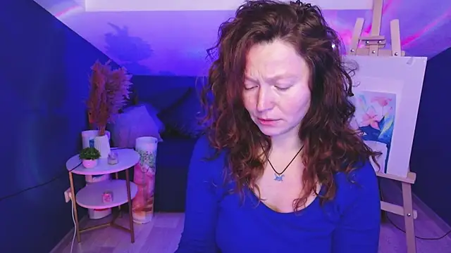 Snapshot of AuroraBorealis__ chatting on 10/12/25, 06:34 AuroraBorealis   online show from 10/12/25, 06:34