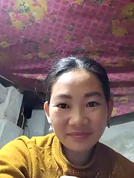 Snapshot of gio-thu chatting on 03/10/26, 10:15 gio-thu online show from 03/10/26, 10:15