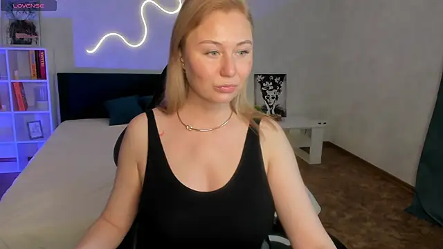 scent  of woman online show from 10/15/25, 01:39