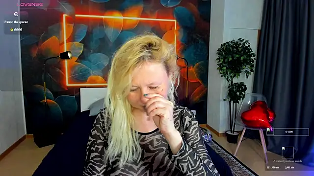 scent  of woman online show from 06/18/26, 01:28