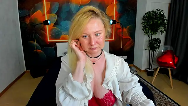 scent  of woman online show from 06/24/26, 01:37