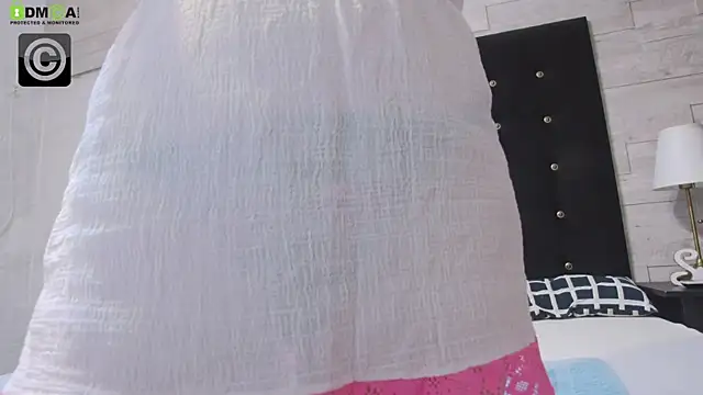 Ella Lizzie online show from 10/18/25, 04:08