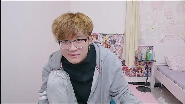 KK-cuteboy online show from 04/11/26, 02:27