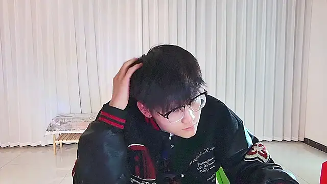 KK-cuteboy online show from 04/22/26, 05:10