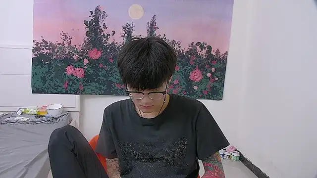 KK-cuteboy online show from 04/29/26, 05:22