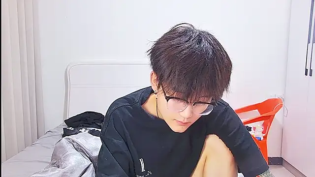 Snapshot of KK-cuteboy chatting on 06/25/26, 12:31 KK-cuteboy online show from 06/25/26, 12:31