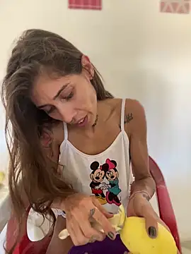 Snapshot of casalskunk chatting on 12/20/25, 02:57 casalskunk online show from 12/20/25, 02:57