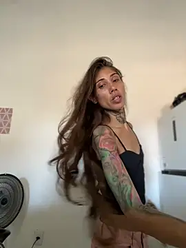 Snapshot of casalskunk chatting on 01/06/26, 03:27 casalskunk online show from 01/06/26, 03:27