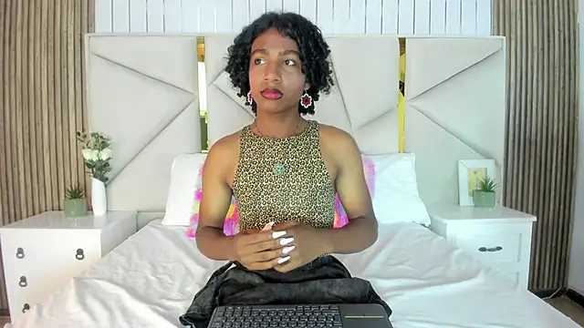 rebeca brown  online show from 10/09/25, 12:14