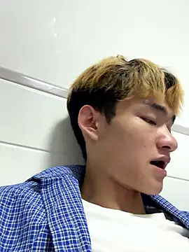 Snapshot of sexyboy-lele chatting on 10/10/25, 12:59 sexyboy-lele online show from 10/10/25, 12:59