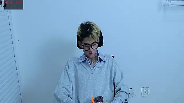 Snapshot of sexyboy-lele chatting on 10/11/25, 11:42 sexyboy-lele online show from 10/11/25, 11:42