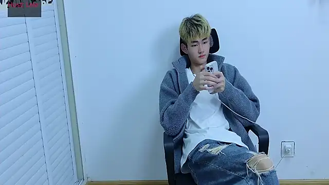 Snapshot of sexyboy-lele chatting on 10/16/25, 12:28 sexyboy-lele online show from 10/16/25, 12:28