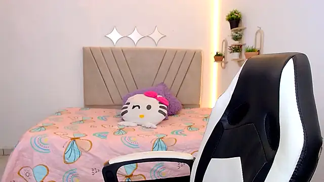 zara cute online show from 06/17/26, 12:07