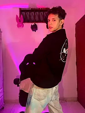 tylernova online show from 10/26/25, 03:56