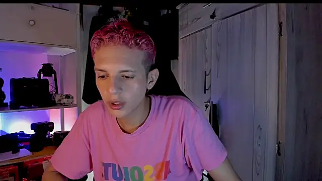 tylernova online show from 11/21/25, 04:00