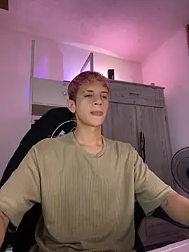 tylernova online show from 12/04/25, 03:49