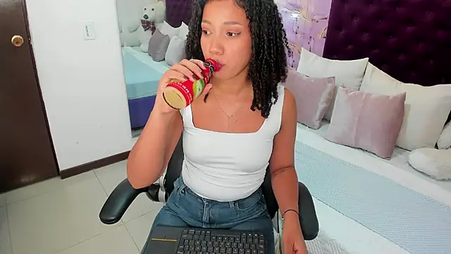 cloe 555 online show from 11/24/25, 10:20