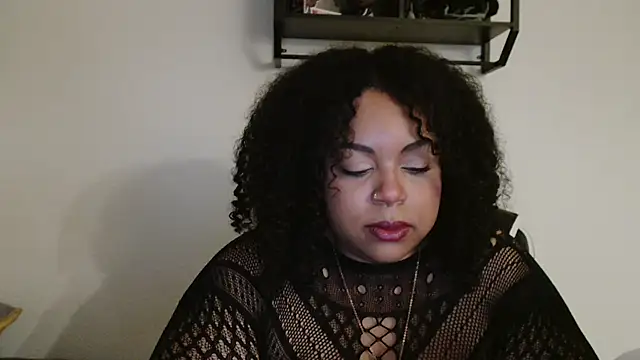 KalaniRose online show from 10/28/25, 06:17