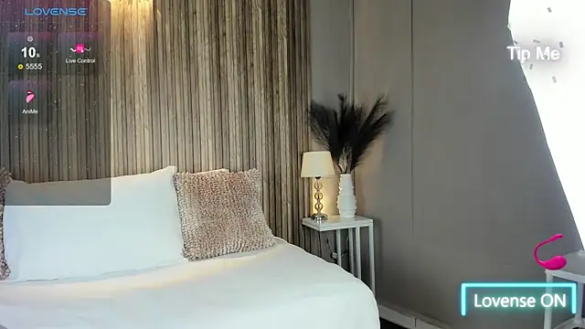 VanneCamiel online show from 11/18/25, 11:36