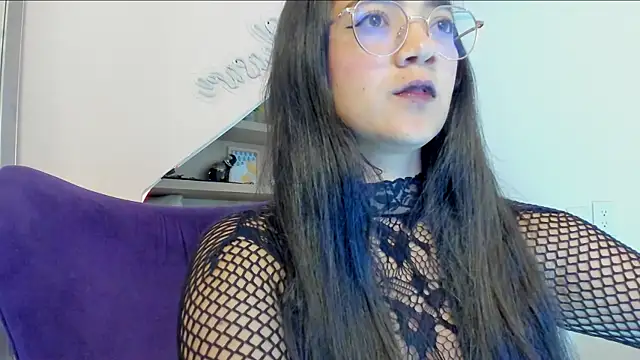 Sasha Grace online show from 10/31/25, 01:12