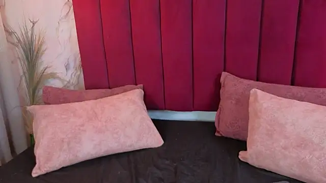 CHIARAJJONES online show from 04/28/26, 12:43