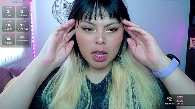 EllieMoonX online show from 04/24/26, 09:50