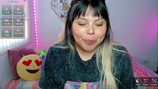 EllieMoonX online show from 05/02/26, 10:37