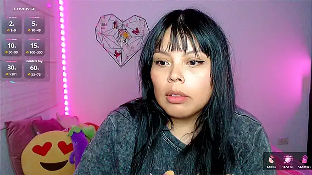 Snapshot of EllieMoonX chatting on 05/14/26, 12:06 EllieMoonX online show from 05/14/26, 12:06
