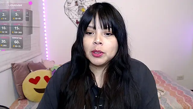 Snapshot of EllieMoonX chatting on 06/05/26, 11:54 EllieMoonX online show from 06/05/26, 11:54