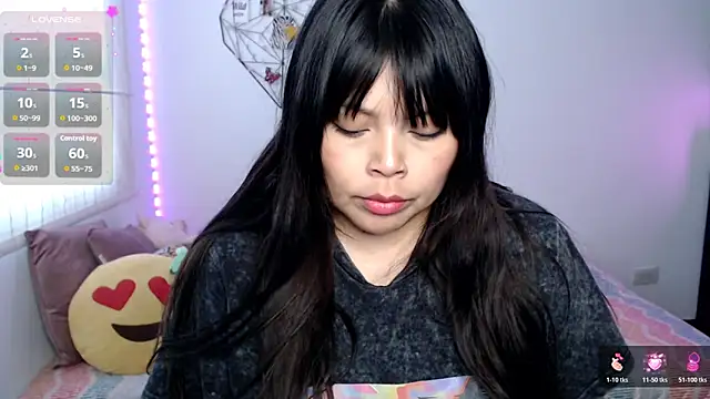 Snapshot of EllieMoonX chatting on 06/18/26, 10:36 EllieMoonX online show from 06/18/26, 10:36