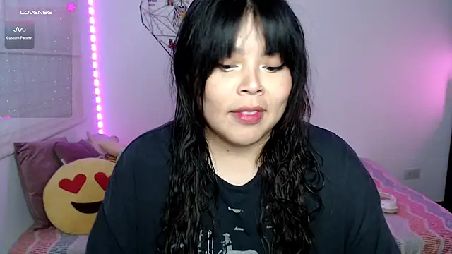 Snapshot of EllieMoonX chatting on 07/17/26, 11:20 EllieMoonX online show from 07/17/26, 11:20