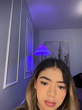 Snapshot of HoneyMollyX chatting on 10/19/25, 01:01 HoneyMollyX online show from 10/19/25, 01:01