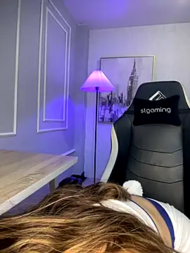 Snapshot of HoneyMollyX chatting on 10/26/25, 01:06 HoneyMollyX online show from 10/26/25, 01:06