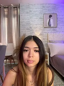 Snapshot of HoneyMollyX chatting on 06/11/26, 01:09 HoneyMollyX online show from 06/11/26, 01:09