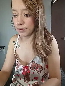 Snapshot of LunaDelire chatting on 10/12/25, 12:26 LunaDelire online show from 10/12/25, 12:26