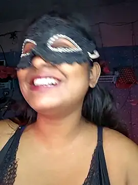 Snapshot of Sweet-Maddlina chatting on 05/07/26, 02:39 Sweet-Maddlina online show from 05/07/26, 02:39